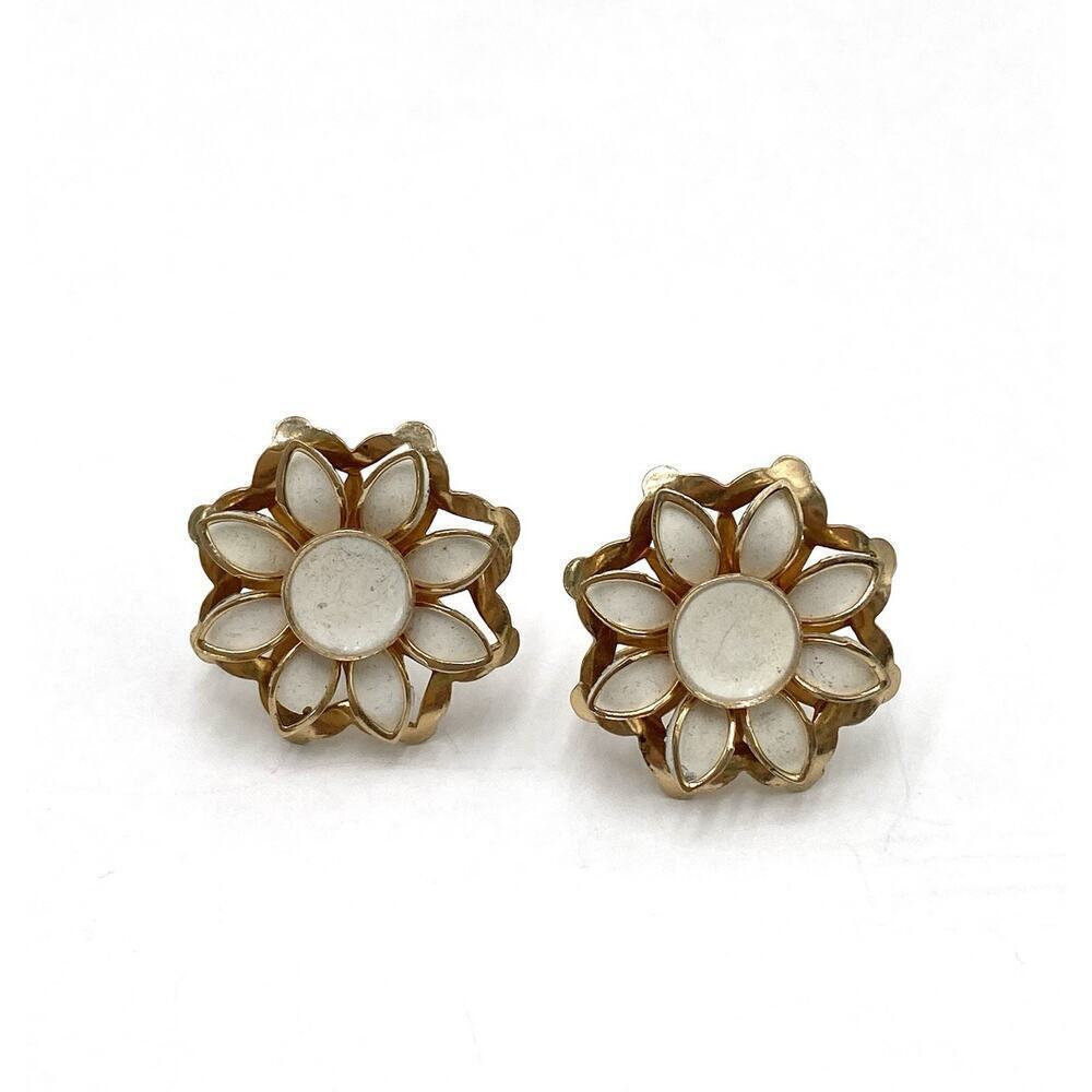 Coro Screw Backs Clips Clip Ons Earrings White Enamel Gold Tone Vintage